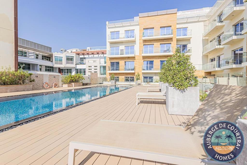Cozy Modern Oxford Apartment Dubai